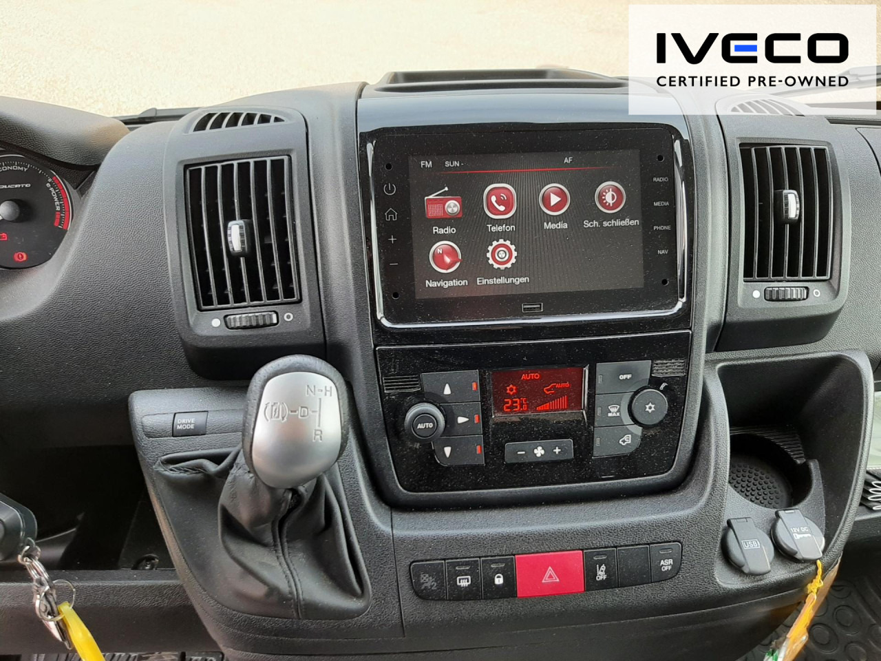 FIAT e-Ducato L2H2 teilverglast (47-kWh) - Xe van chở hàng, Xe van điện: hình 5 FIAT e-Ducato L2H2 teilverglast (47-kWh) - Xe van chở hàng, Xe van điện: hình 5
