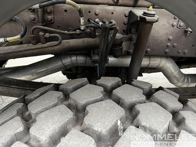 Xe bồn mới Iveco 340E42 8x8: hình 10