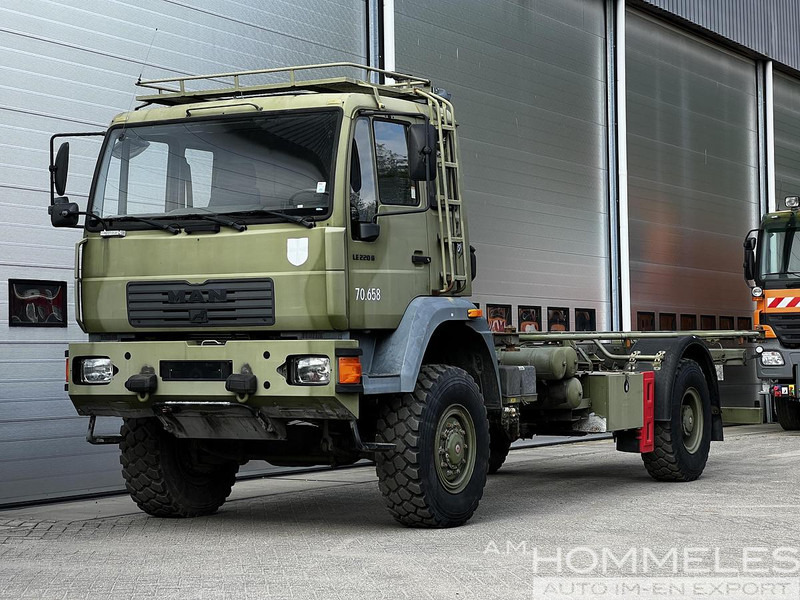 MAN 18.225 LAC 4x4 - Xe tải: hình 1 MAN 18.225 LAC 4x4 - Xe tải: hình 1