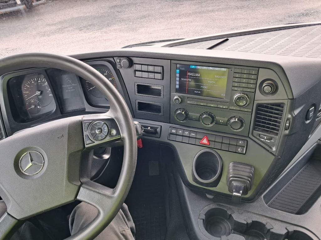 Xe tải hộp Mercedes-Benz Antos 1824L: hình 6