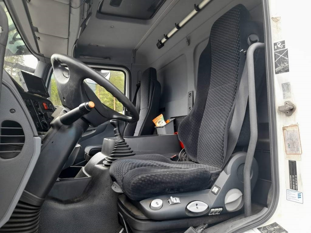 Mercedes-Benz Axor 1829 - Xe tải đông lạnh: hình 4 Mercedes-Benz Axor 1829 - Xe tải đông lạnh: hình 4