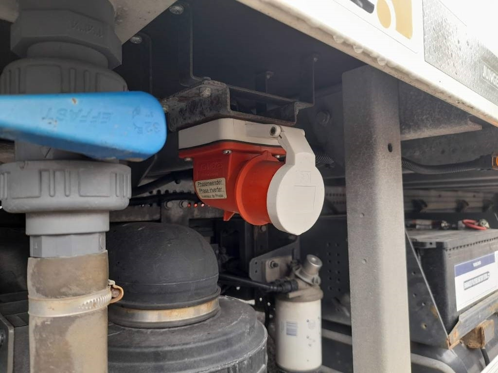 Volvo FL 210 - Xe tải đông lạnh: hình 3 Volvo FL 210 - Xe tải đông lạnh: hình 3