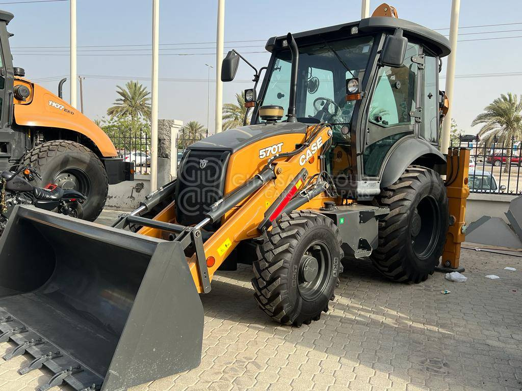 CASE 570 T BACKHOE LOADER MY23 - Máy xúc trước múc sau: hình 1 CASE 570 T BACKHOE LOADER MY23 - Máy xúc trước múc sau: hình 1