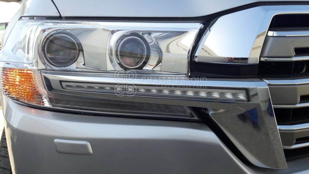 DOUBLE INDICATOR HEADLIGHT - Thân xe và ngoại thất cho Xe hơi: hình 1 DOUBLE INDICATOR HEADLIGHT - Thân xe và ngoại thất cho Xe hơi: hình 1