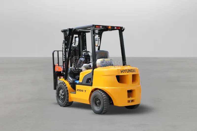 Hyundai Forklift 35DE-7 3.5 TONS DIESEL 3 STAGE - Xe nâng diesel: hình 3 Hyundai Forklift 35DE-7 3.5 TONS DIESEL 3 STAGE - Xe nâng diesel: hình 3