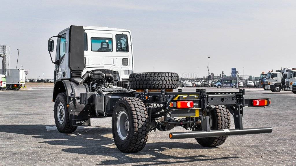 IVECO EUROCARGO ML150 Chassis 4×4, 15 Ton Approx. MY25 - Xe tải khung gầm: hình 4 IVECO EUROCARGO ML150 Chassis 4×4, 15 Ton Approx. MY25 - Xe tải khung gầm: hình 4