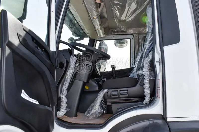 Iveco T-WAY AD380T47H 6x4 R24 Tyres Chassis - Barcelona Stock - Xe tải khung gầm: hình 4 Iveco T-WAY AD380T47H 6x4 R24 Tyres Chassis - Barcelona Stock - Xe tải khung gầm: hình 4