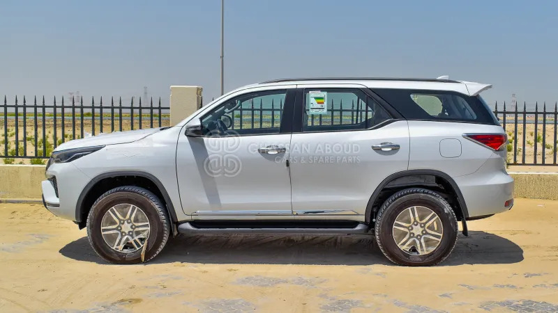 Toyota Fortuner 4x4 - SUV: hình 5 Toyota Fortuner 4x4 - SUV: hình 5
