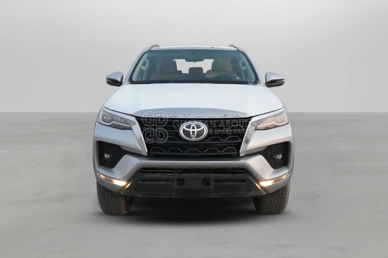 Toyota Fortuner  4x4 - SUV: hình 2 Toyota Fortuner  4x4 - SUV: hình 2