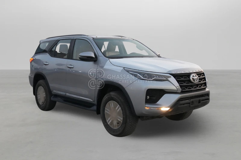Toyota Fortuner 4x4 - SUV: hình 1 Toyota Fortuner 4x4 - SUV: hình 1