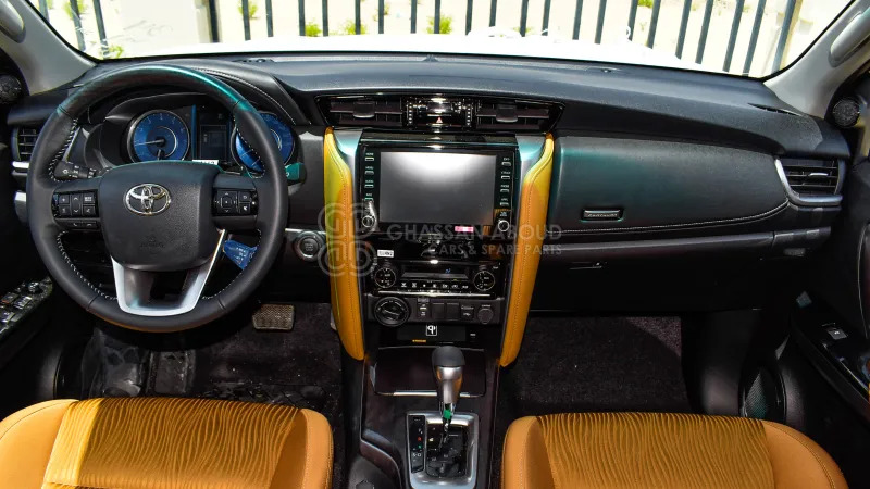 SUV Toyota Fortuner  4x4: hình 10 SUV Toyota Fortuner  4x4: hình 10