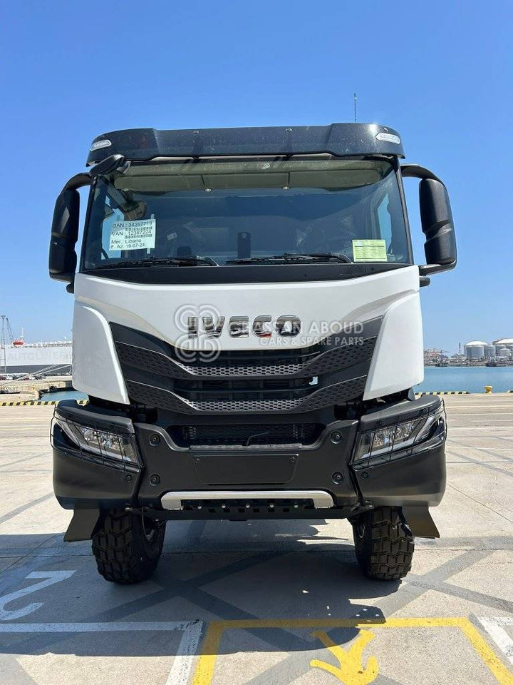 IVECO T-WAY Tractor 6×6 AT720T47WTH GVW 33 Ton HP 470 R20Tyre MY25 - Xe đầu kéo: hình 1 IVECO T-WAY Tractor 6×6 AT720T47WTH GVW 33 Ton HP 470 R20Tyre MY25 - Xe đầu kéo: hình 1