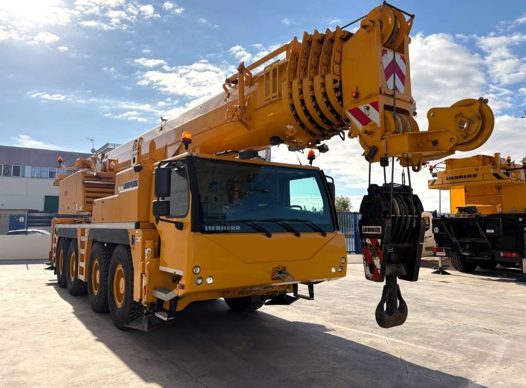 Liebherr LTM 1090-4.2 - Cần cẩu mọi địa hình: hình 3 Liebherr LTM 1090-4.2 - Cần cẩu mọi địa hình: hình 3