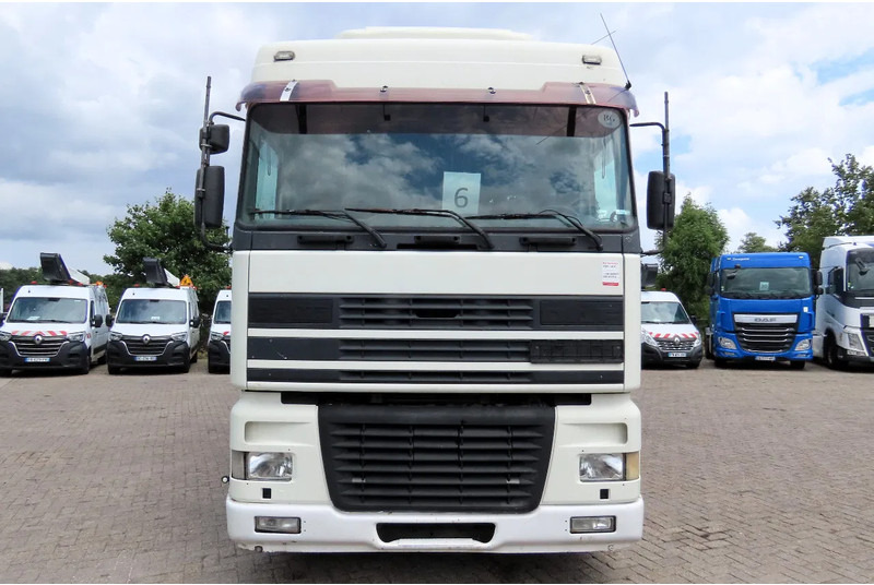 DAF XF 95.430 Manual diesel injection! Manual gearbox! - Xe tải thùng mui bạt: hình 4 DAF XF 95.430 Manual diesel injection! Manual gearbox! - Xe tải thùng mui bạt: hình 4