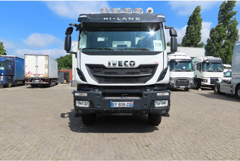 Iveco Eurotrakker 410 8x4. Light damages, 100% all working. 100% drivable - Xe bồn: hình 2 Iveco Eurotrakker 410 8x4. Light damages, 100% all working. 100% drivable - Xe bồn: hình 2