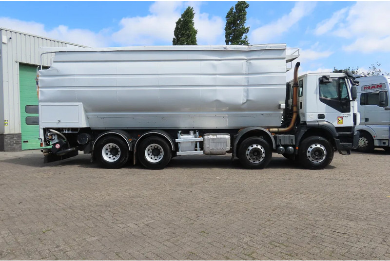 Iveco Eurotrakker 410 8x4. Light damages, 100% all working. 100% drivable - Xe bồn: hình 5 Iveco Eurotrakker 410 8x4. Light damages, 100% all working. 100% drivable - Xe bồn: hình 5