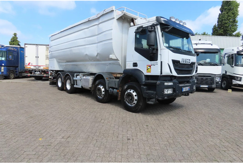 Iveco Eurotrakker 410 8x4. Light damages, 100% all working. 100% drivable - Xe bồn: hình 3 Iveco Eurotrakker 410 8x4. Light damages, 100% all working. 100% drivable - Xe bồn: hình 3