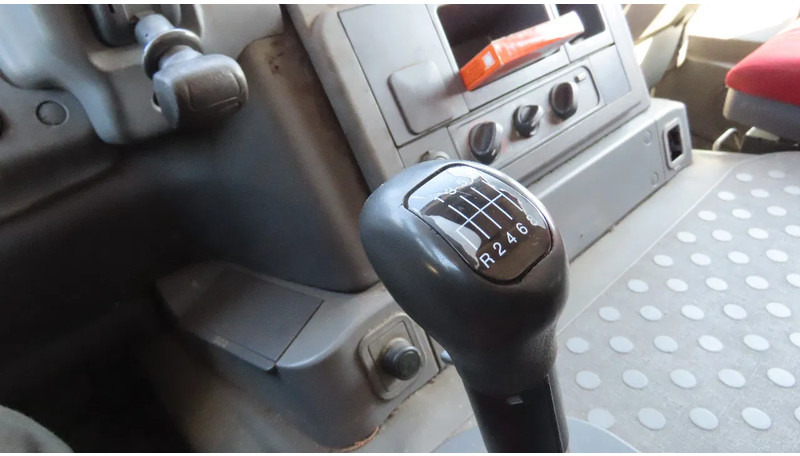 Xe tải hộp Iveco Stralis 310 8.60m box! Manual gerabox, Great state: hình 15