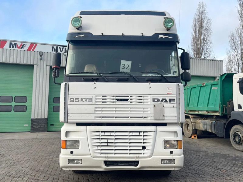 DAF XF 95.430 Manual , EUR4 - Xe đầu kéo: hình 3 DAF XF 95.430 Manual , EUR4 - Xe đầu kéo: hình 3