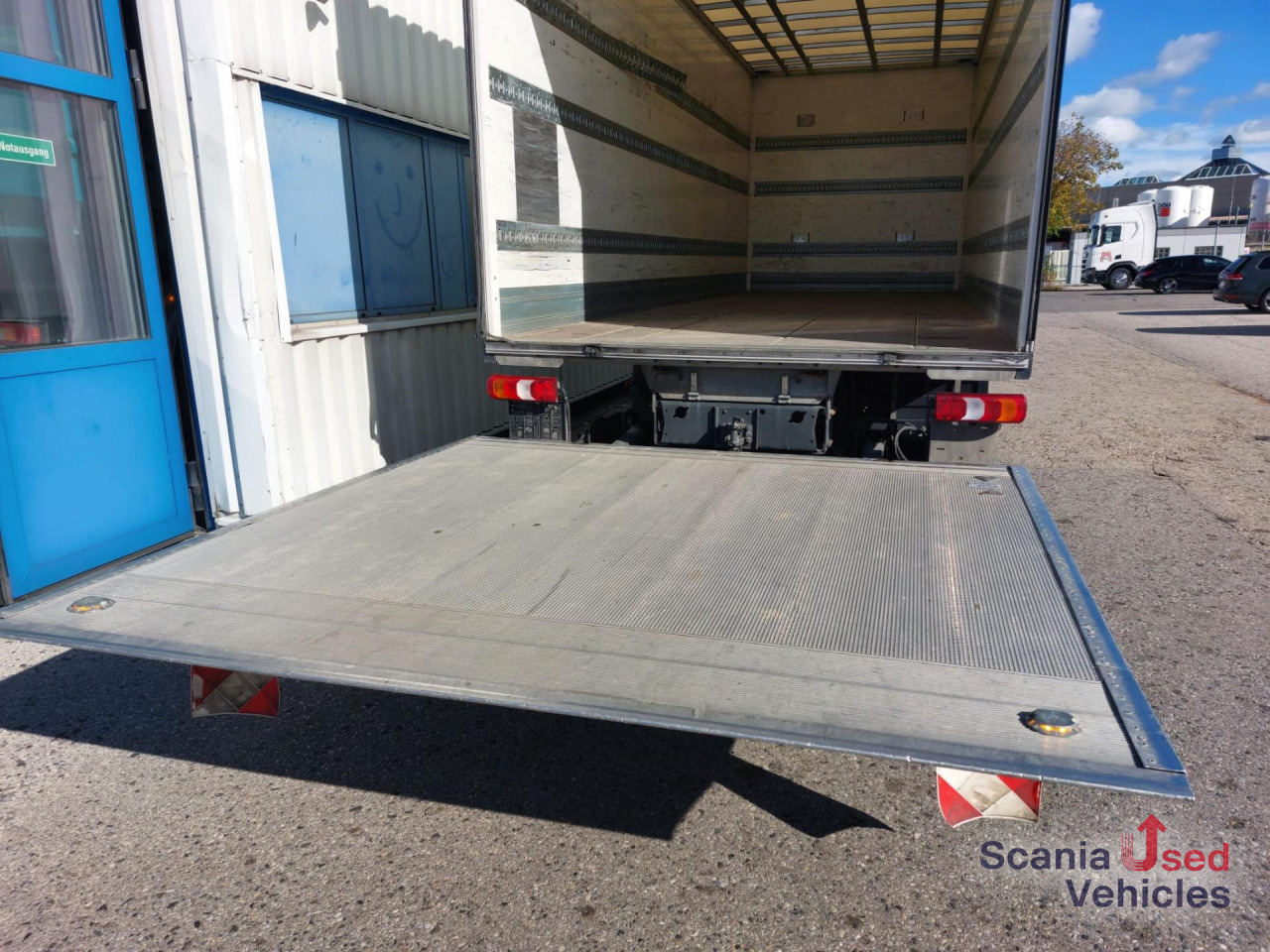 MERCEDES-BENZ Atego 1221 L Koffer Ladebordwand - Xe tải hộp: hình 5 MERCEDES-BENZ Atego 1221 L Koffer Ladebordwand - Xe tải hộp: hình 5