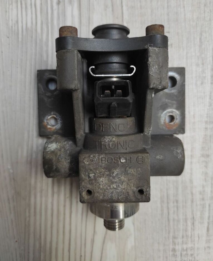 SCANIA ADBLUE DOSING MODULE Bosch Scania truck - Hệ thống xả cho Xe tải: hình 1 SCANIA ADBLUE DOSING MODULE Bosch Scania truck - Hệ thống xả cho Xe tải: hình 1