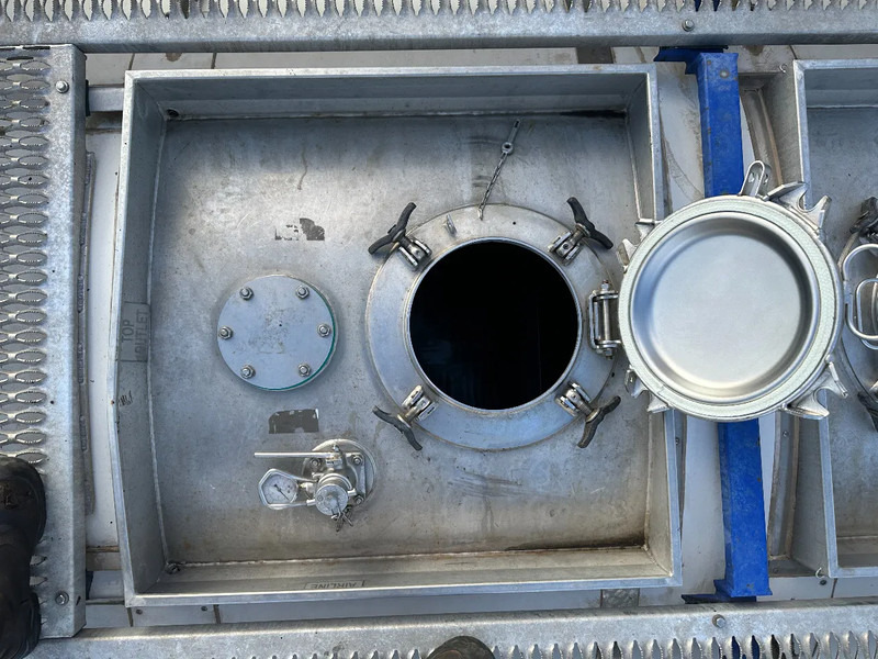 Bồn chứa để vận chuyển hóa chất CIMC 20FT ISO, 25.090L / 1-COMP / 3 BAFFELS / T12 / 4 manholes / ADR valid until 02/2027: hình 14 Bồn chứa để vận chuyển hóa chất CIMC 20FT ISO, 25.090L / 1-COMP / 3 BAFFELS / T12 / 4 manholes / ADR valid until 02/2027: hình 14