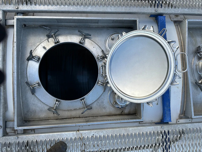 Bồn chứa để vận chuyển hóa chất CIMC 20FT ISO, 25.090L / 1-COMP / 3 BAFFELS / T12 / 4 manholes / ADR valid until 02/2027: hình 11 Bồn chứa để vận chuyển hóa chất CIMC 20FT ISO, 25.090L / 1-COMP / 3 BAFFELS / T12 / 4 manholes / ADR valid until 02/2027: hình 11