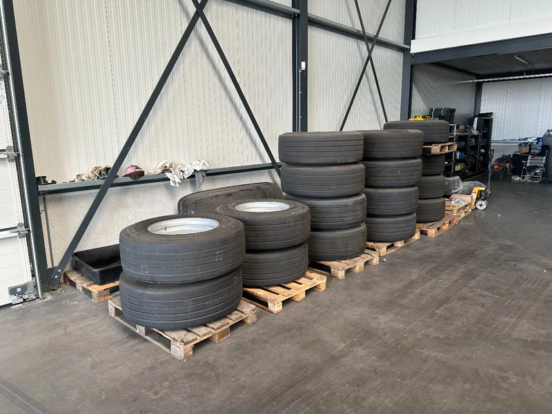 Diversen 14x 385/65-R22.5 on rims - Lốp cho Xe tải: hình 1 Diversen 14x 385/65-R22.5 on rims - Lốp cho Xe tải: hình 1