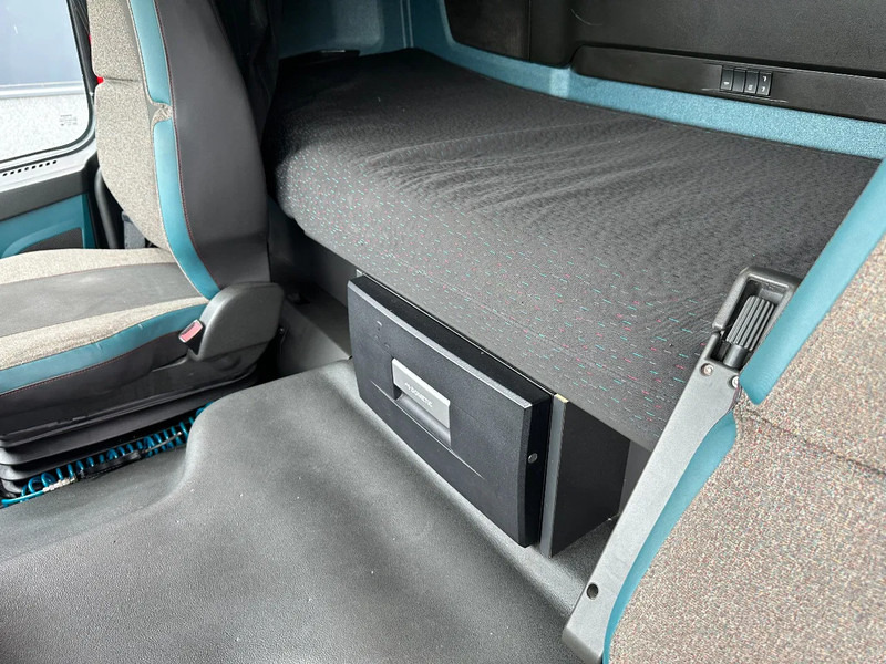 Xe đầu kéo Volvo FM 460 Globetrotter 6x2, ADR (FL, AT): hình 13