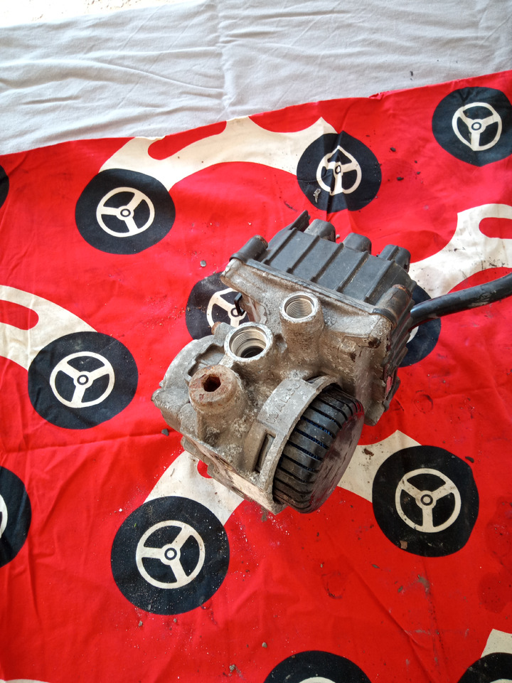 DAF XF106 - Van phanh: hình 1 DAF XF106 - Van phanh: hình 1