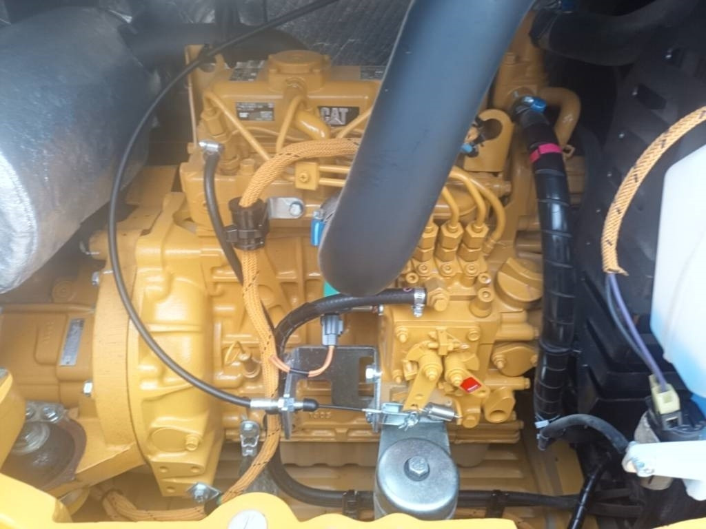 Máy xúc bánh xích CATERPILLAR 303 ECR: hình 11 Máy xúc bánh xích CATERPILLAR 303 ECR: hình 11