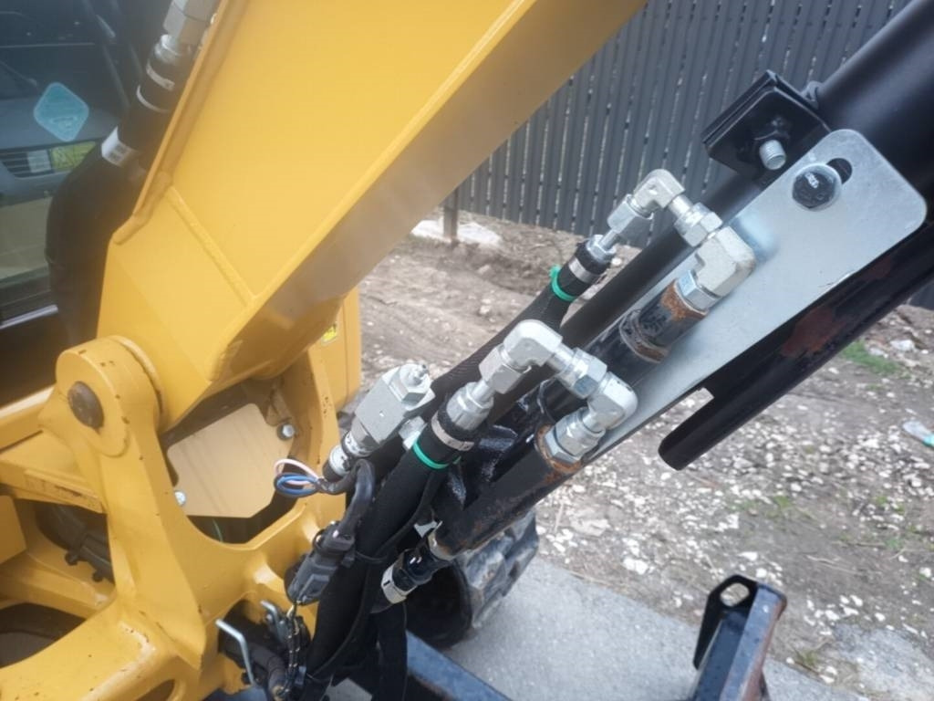 Máy xúc bánh xích CATERPILLAR 303 ECR: hình 7 Máy xúc bánh xích CATERPILLAR 303 ECR: hình 7