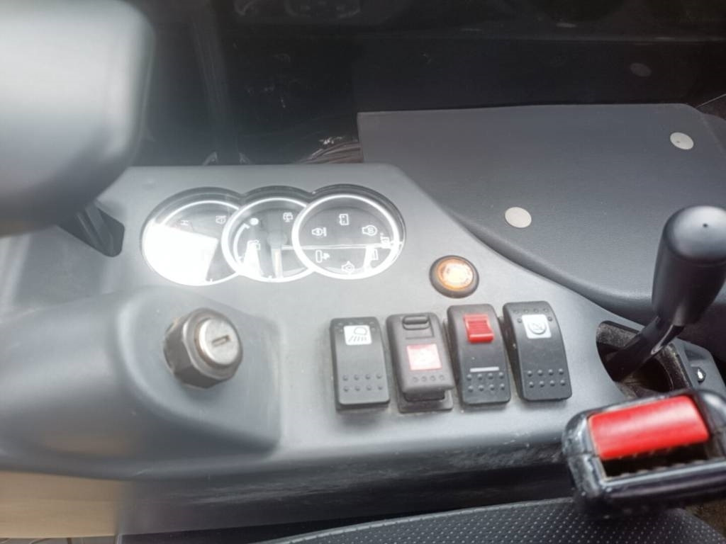 Máy xúc bánh xích CATERPILLAR 303 ECR: hình 14 Máy xúc bánh xích CATERPILLAR 303 ECR: hình 14