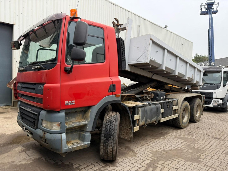 DAF CF 85.410 6x4 HOOKLIFT HIAB MULTILIFT - MANUAL ZF - EURO 4 - STEEL SPRING / BLATT / LAMES - BIG AXLES / HUB REDUCTION - BE TRUCK - Xe tải nâng móc: hình 3 DAF CF 85.410 6x4 HOOKLIFT HIAB MULTILIFT - MANUAL ZF - EURO 4 - STEEL SPRING / BLATT / LAMES - BIG AXLES / HUB REDUCTION - BE TRUCK - Xe tải nâng móc: hình 3