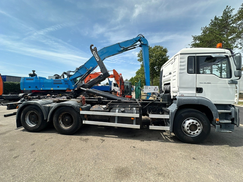 MAN TGA 33.360 6x4 HOOKLIFT - MANUAL ZF - BIG AXLES HUB REDUCTION / STEEL SPRING - BE TRUCK - Xe tải nâng móc: hình 4 MAN TGA 33.360 6x4 HOOKLIFT - MANUAL ZF - BIG AXLES HUB REDUCTION / STEEL SPRING - BE TRUCK - Xe tải nâng móc: hình 4