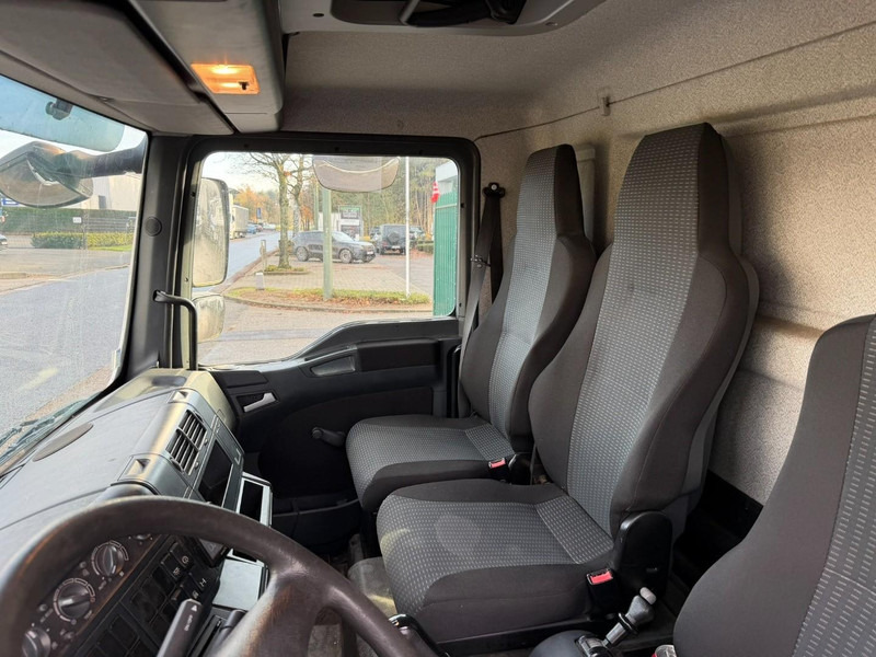 Xe tải hộp MAN TGL 8.180 4x2 BL COSED BOX / BAKWAGEN / CAISSE FERMEE - *184.000km* - 3 SEATER - EURO 5 - AIR SUSPENSION - BOX 6m00 x 2m49 x 2m38 - BE TRUCK: hình 12 Xe tải hộp MAN TGL 8.180 4x2 BL COSED BOX / BAKWAGEN / CAISSE FERMEE - *184.000km* - 3 SEATER - EURO 5 - AIR SUSPENSION - BOX 6m00 x 2m49 x 2m38 - BE TRUCK: hình 12