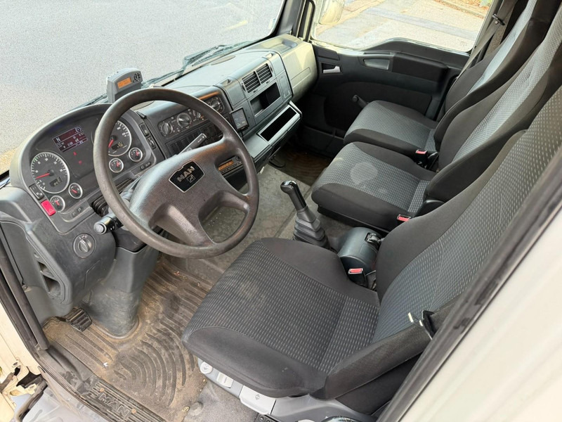 Xe tải hộp MAN TGL 8.180 4x2 BL COSED BOX / BAKWAGEN / CAISSE FERMEE - *184.000km* - 3 SEATER - EURO 5 - AIR SUSPENSION - BOX 6m00 x 2m49 x 2m38 - BE TRUCK: hình 10 Xe tải hộp MAN TGL 8.180 4x2 BL COSED BOX / BAKWAGEN / CAISSE FERMEE - *184.000km* - 3 SEATER - EURO 5 - AIR SUSPENSION - BOX 6m00 x 2m49 x 2m38 - BE TRUCK: hình 10