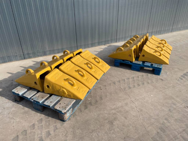 Cat 365 / 374 / 385 /390 Tips - Gầu cho Máy móc xây dựng: hình 1 Cat 365 / 374 / 385 /390 Tips - Gầu cho Máy móc xây dựng: hình 1
