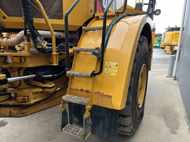 Xe ben đổ có khớp nối Cat 735C: hình 16