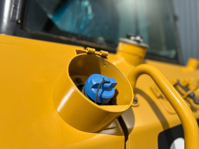 Cat D6N LGP - Máy ủi: hình 5 Cat D6N LGP - Máy ủi: hình 5