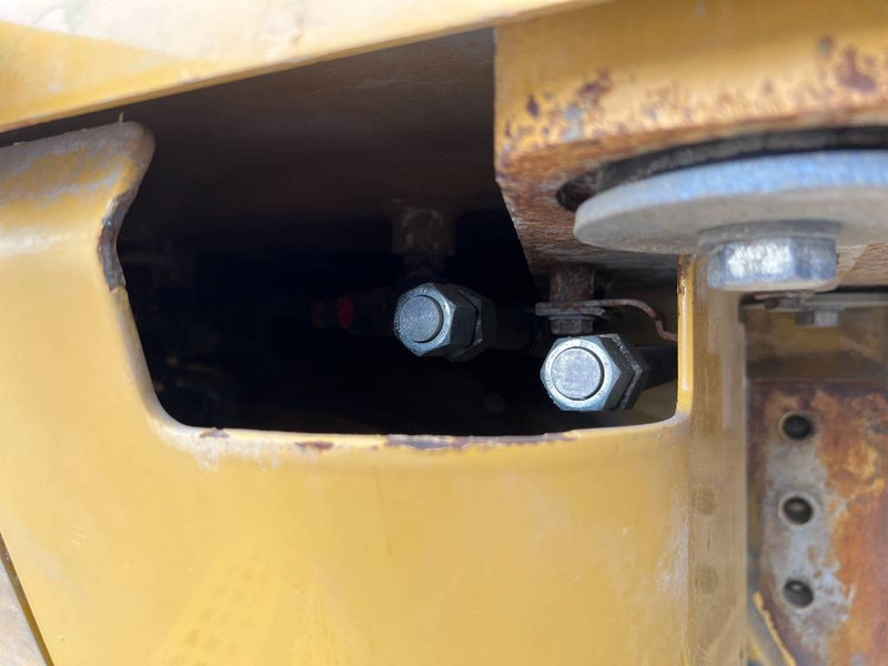 Cat D6N LGP - Máy ủi: hình 5 Cat D6N LGP - Máy ủi: hình 5