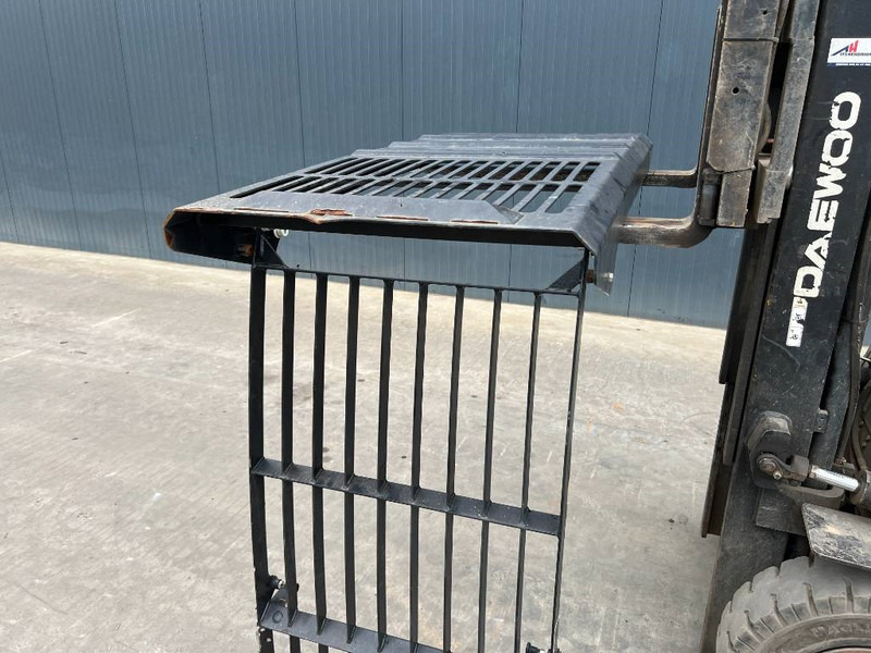 Cat M313D / M315D / M316D / M318D / M322D / M325D - Cabin và nội thất cho Máy móc xây dựng: hình 2 Cat M313D / M315D / M316D / M318D / M322D / M325D - Cabin và nội thất cho Máy móc xây dựng: hình 2
