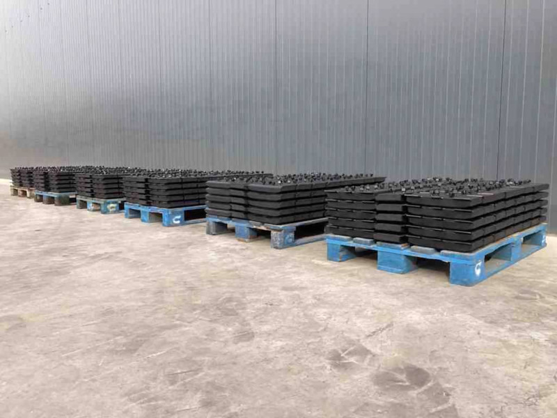 Demag Rubber Asphalt Pads - Khung/ Sườn cho Máy móc xây dựng: hình 1 Demag Rubber Asphalt Pads - Khung/ Sườn cho Máy móc xây dựng: hình 1