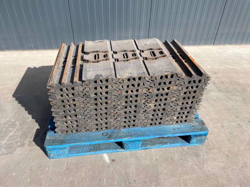 Hyundai R210 / R215 / R220 / R235 / R250 / R260 - Khung/ Sườn cho Máy móc xây dựng: hình 4 Hyundai R210 / R215 / R220 / R235 / R250 / R260 - Khung/ Sườn cho Máy móc xây dựng: hình 4