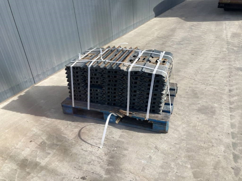 Komatsu PC150 / PC160 / PC180 / PC210 / PC240 3 Grouser 60 - Khung/ Sườn cho Máy móc xây dựng: hình 4 Komatsu PC150 / PC160 / PC180 / PC210 / PC240 3 Grouser 60 - Khung/ Sườn cho Máy móc xây dựng: hình 4