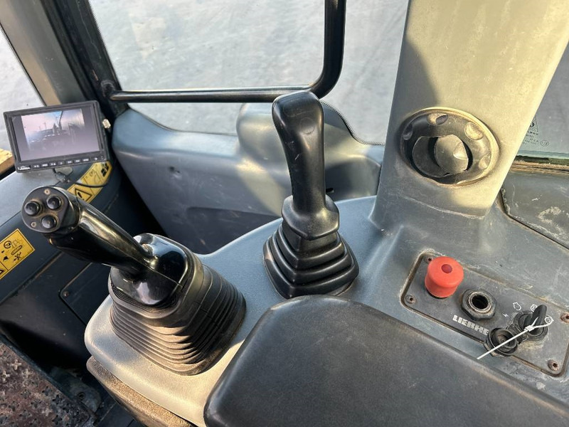 Liebherr LR634 - Máy xúc lật bánh xích: hình 2 Liebherr LR634 - Máy xúc lật bánh xích: hình 2