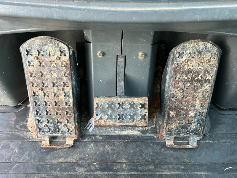 Liebherr LR634 - Máy xúc lật bánh xích: hình 4 Liebherr LR634 - Máy xúc lật bánh xích: hình 4