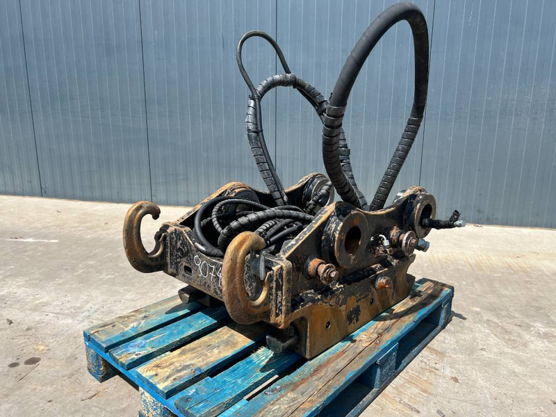 OilQuick OQ80 330D - 336D - 336E - 336F DB-stick - Bộ ghép nhanh cho Máy móc xây dựng: hình 1 OilQuick OQ80 330D - 336D - 336E - 336F DB-stick - Bộ ghép nhanh cho Máy móc xây dựng: hình 1