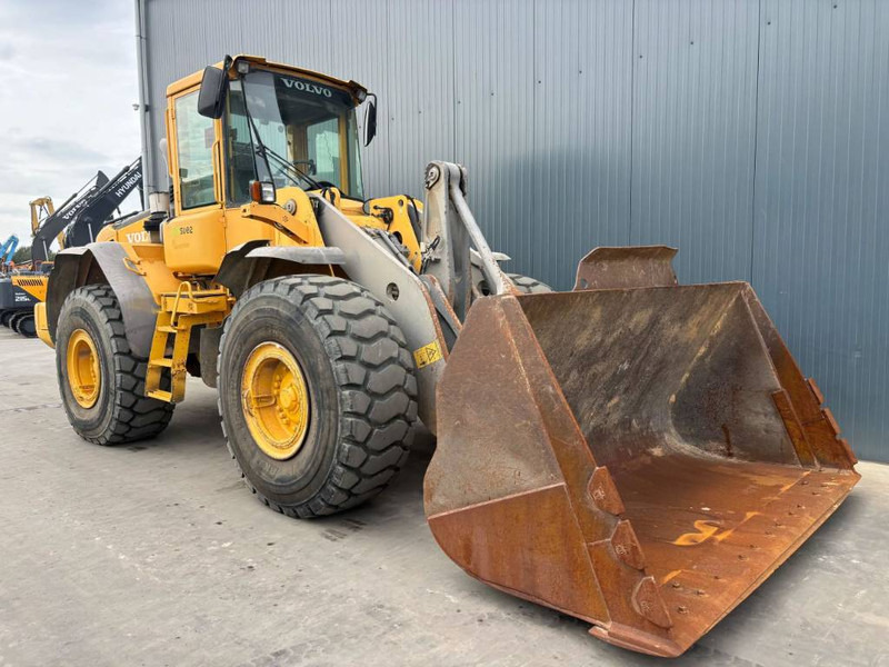 Volvo L120E - Máy xúc lật bánh lốp: hình 3 Volvo L120E - Máy xúc lật bánh lốp: hình 3