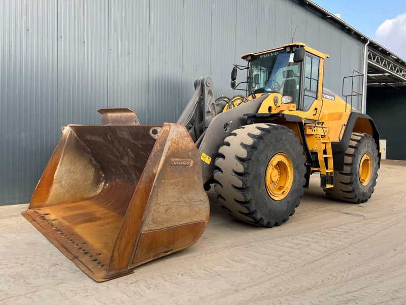 Volvo L220H - Máy xúc lật bánh lốp: hình 1 Volvo L220H - Máy xúc lật bánh lốp: hình 1